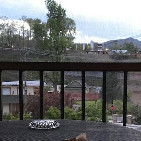 Spacious Downtown Condo Walking Distance To Downtown Gatlinburg Sleeps 6 Guests Buitenkant foto