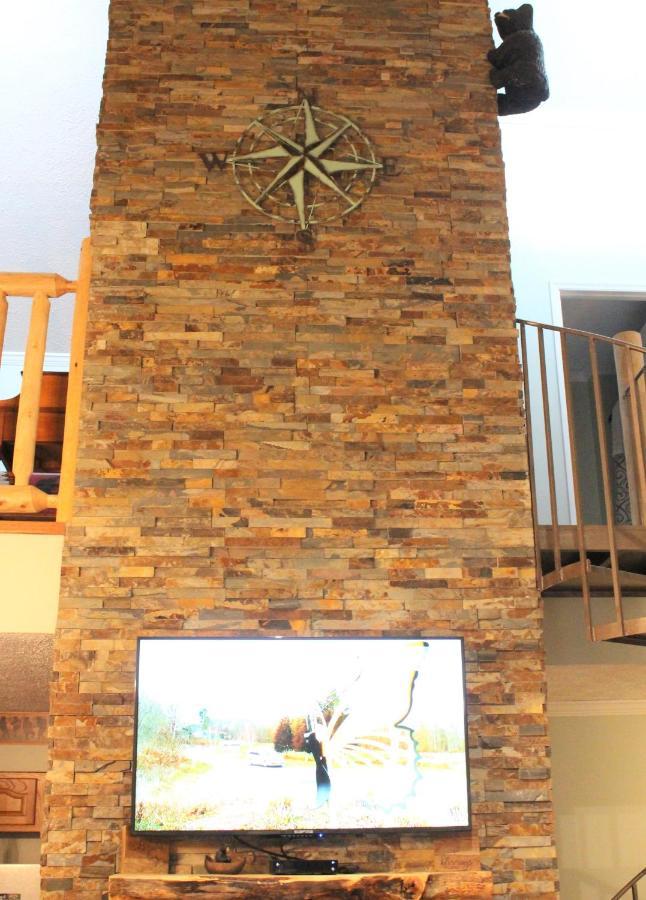 Spacious Downtown Condo Walking Distance To Downtown Gatlinburg Sleeps 6 Guests Buitenkant foto