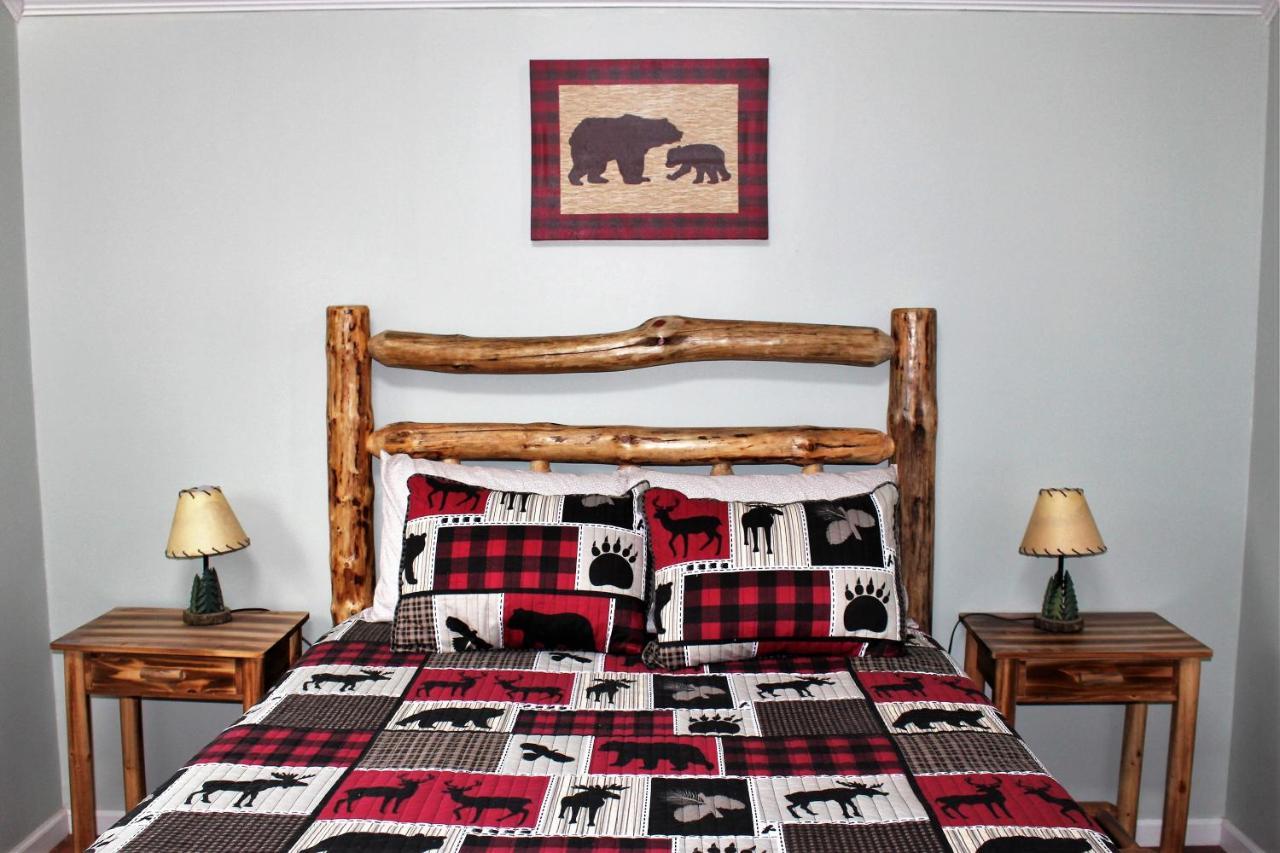 Spacious Downtown Condo Walking Distance To Downtown Gatlinburg Sleeps 6 Guests Buitenkant foto