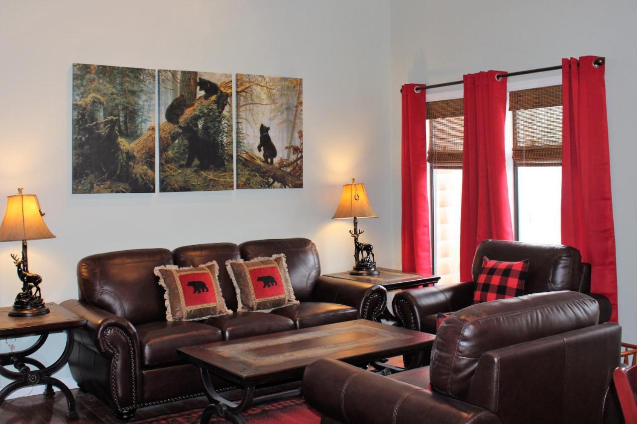 Spacious Downtown Condo Walking Distance To Downtown Gatlinburg Sleeps 6 Guests Buitenkant foto