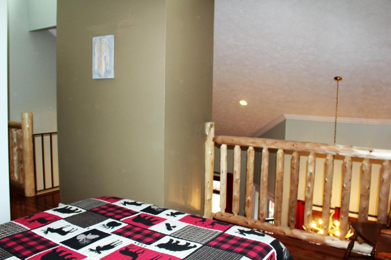 Spacious Downtown Condo Walking Distance To Downtown Gatlinburg Sleeps 6 Guests Buitenkant foto