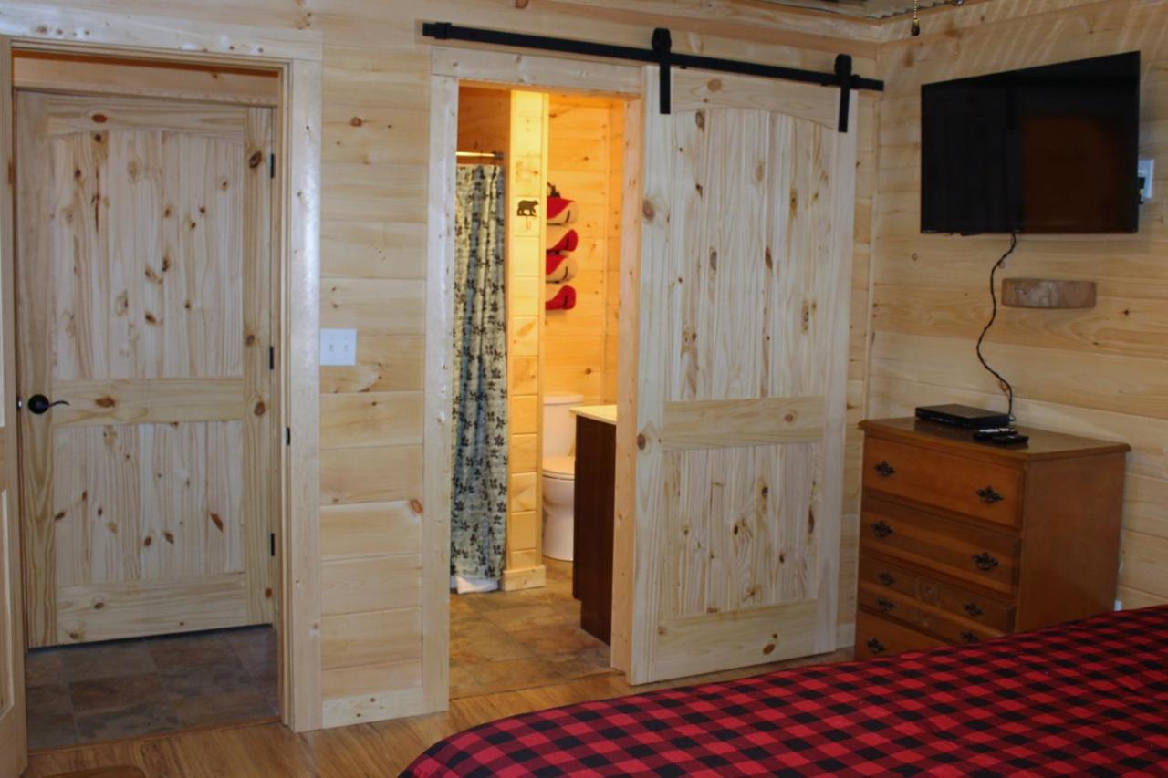 Spacious Downtown Condo Walking Distance To Downtown Gatlinburg Sleeps 6 Guests Buitenkant foto