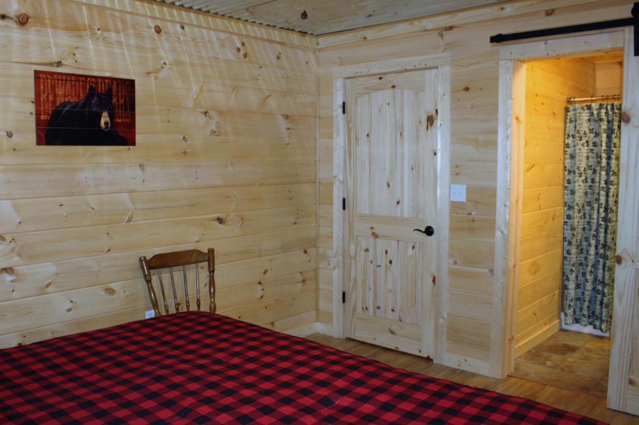 Spacious Downtown Condo Walking Distance To Downtown Gatlinburg Sleeps 6 Guests Buitenkant foto