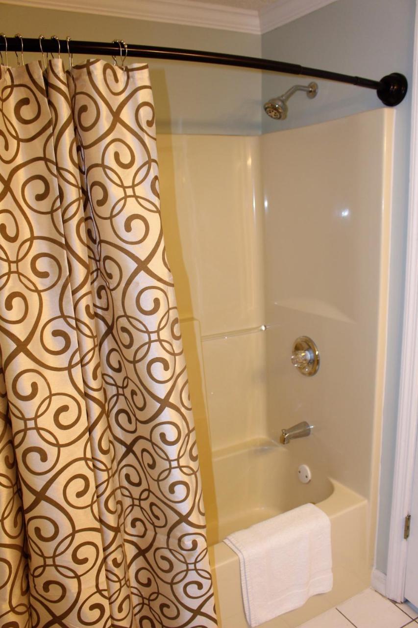 Spacious Downtown Condo Walking Distance To Downtown Gatlinburg Sleeps 6 Guests Buitenkant foto