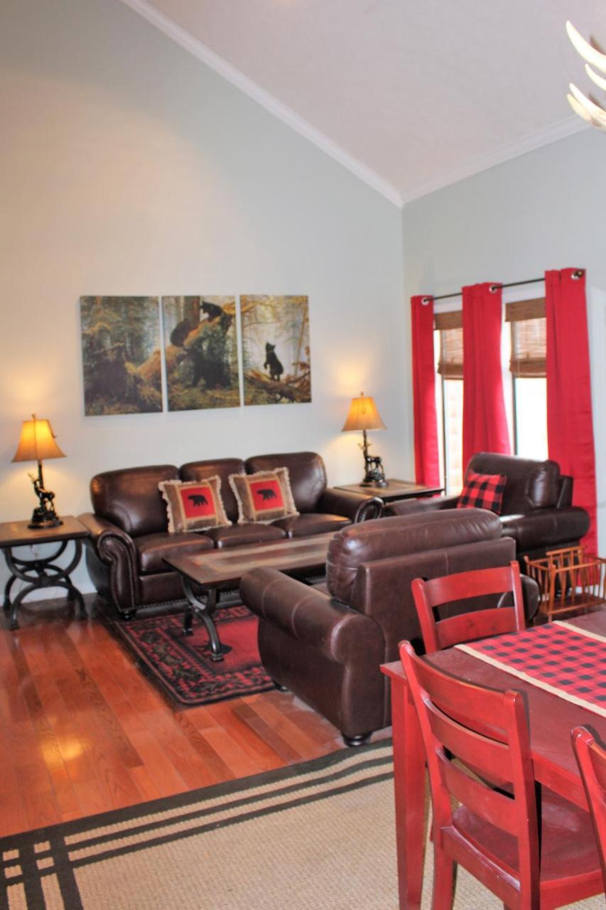 Spacious Downtown Condo Walking Distance To Downtown Gatlinburg Sleeps 6 Guests Buitenkant foto