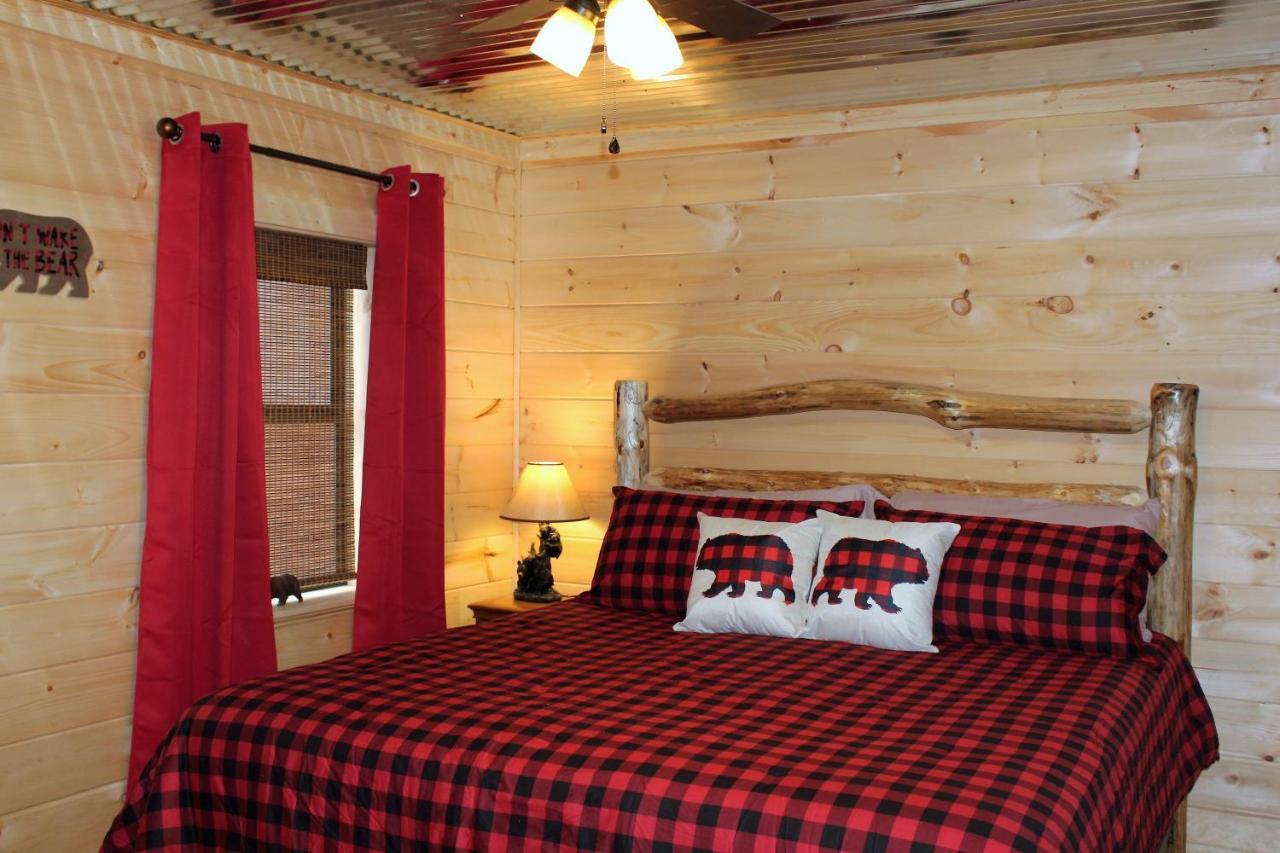 Spacious Downtown Condo Walking Distance To Downtown Gatlinburg Sleeps 6 Guests Buitenkant foto